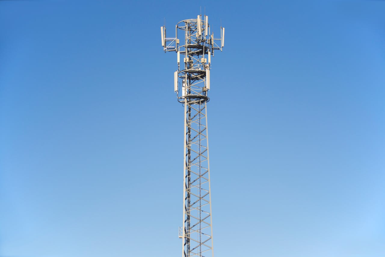 Operador de fibra òptica i mòbil a Catalunya torre de telecomunicacións alta velocitat